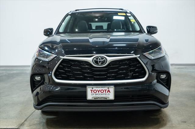 used 2021 Toyota Highlander car, priced at $35,500