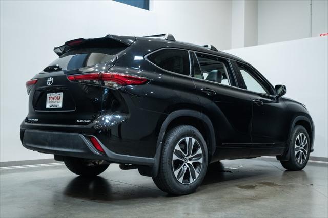 used 2021 Toyota Highlander car, priced at $35,500