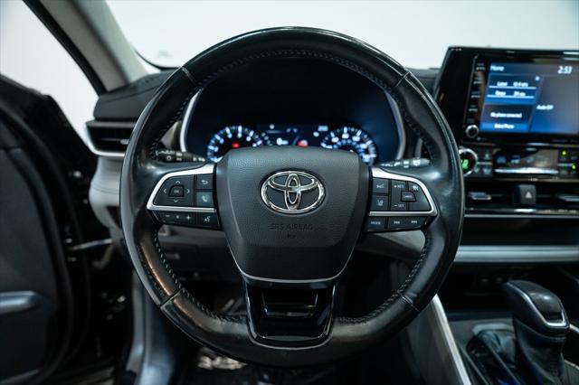 used 2021 Toyota Highlander car, priced at $35,500