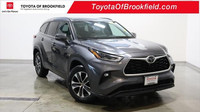 used 2021 Toyota Highlander car, priced at $31,232