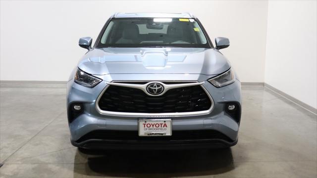 used 2021 Toyota Highlander car, priced at $33,772