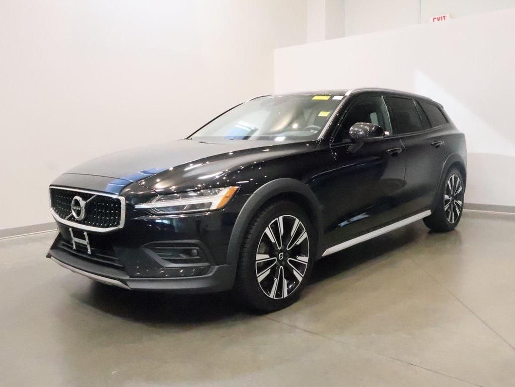 used 2020 Volvo V60 Cross Country car, priced at $19,997