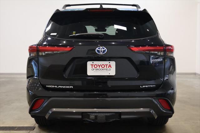 used 2022 Toyota Highlander Hybrid car, priced at $46,900