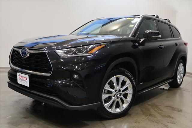 used 2022 Toyota Highlander Hybrid car, priced at $46,900