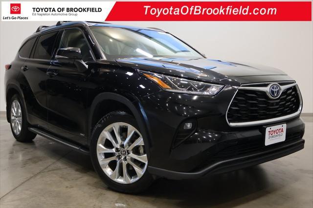 used 2022 Toyota Highlander Hybrid car, priced at $46,900