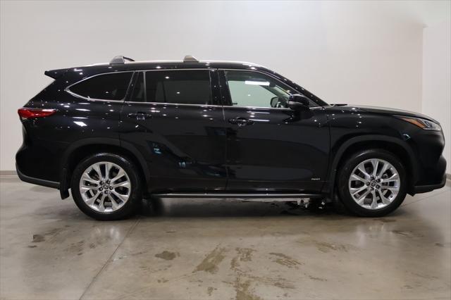 used 2022 Toyota Highlander Hybrid car, priced at $46,900