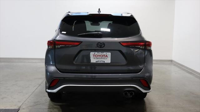 used 2021 Toyota Highlander car, priced at $34,383