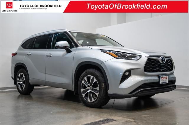 used 2022 Toyota Highlander car, priced at $36,854