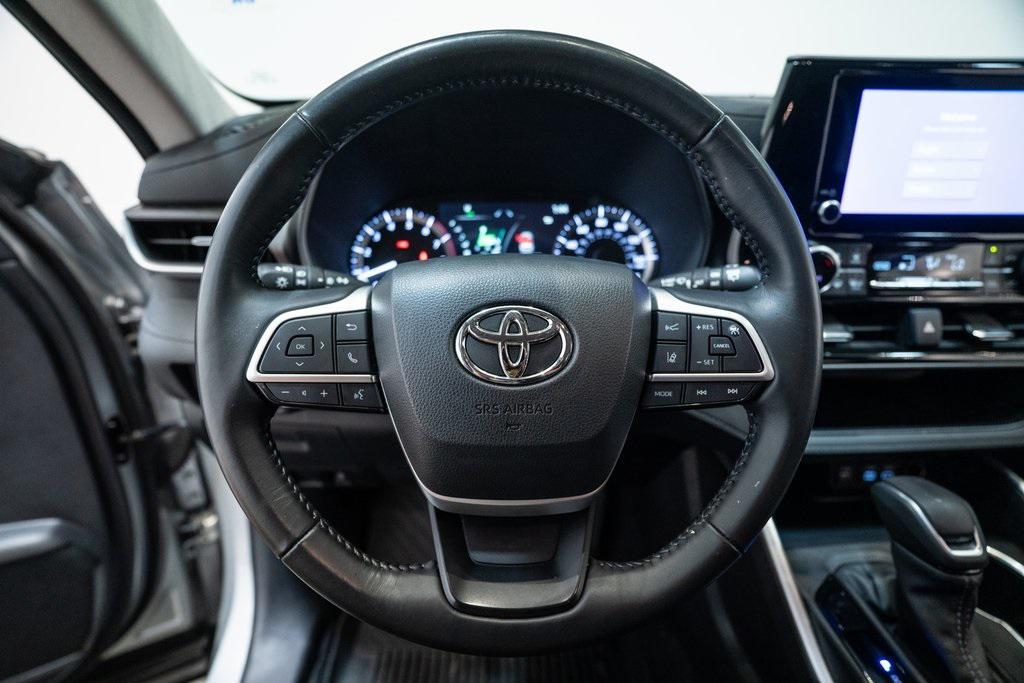 used 2023 Toyota Highlander car, priced at $32,651