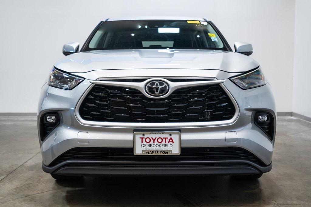 used 2023 Toyota Highlander car, priced at $32,651