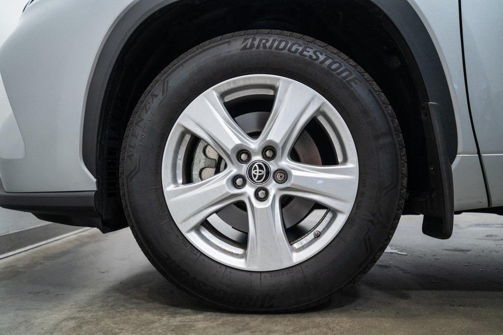 used 2023 Toyota Highlander car, priced at $32,651