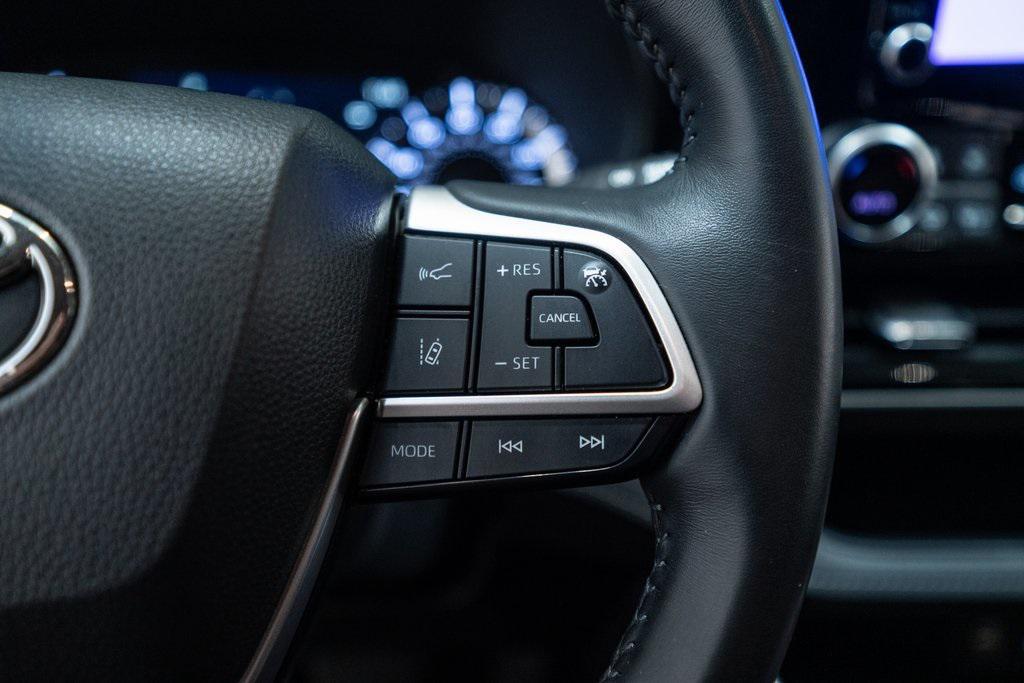 used 2023 Toyota Highlander car, priced at $32,651