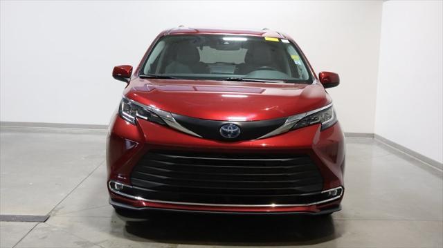 used 2021 Toyota Sienna car, priced at $38,567