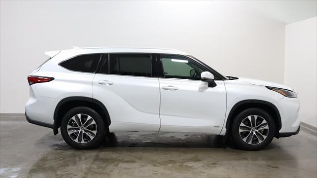 used 2022 Toyota Highlander Hybrid car, priced at $37,679