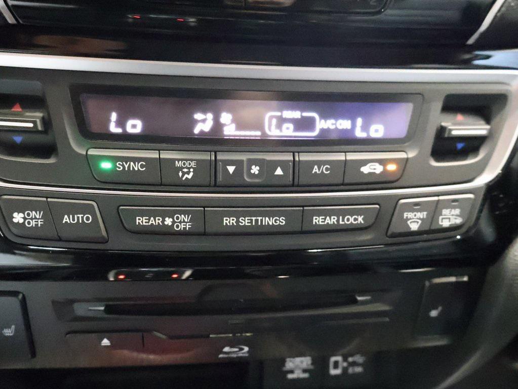 used 2022 Honda Pilot car, priced at $32,998