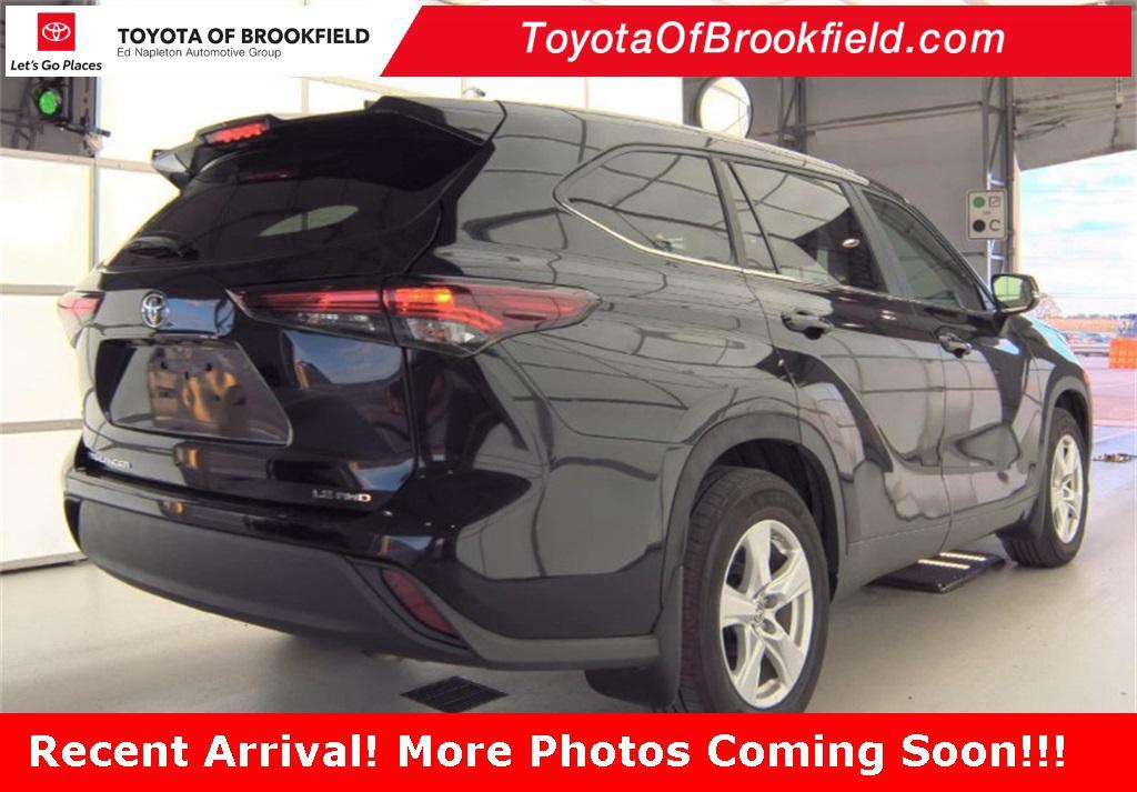 used 2024 Toyota Highlander car, priced at $40,872