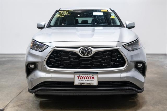 used 2022 Toyota Highlander car, priced at $36,379