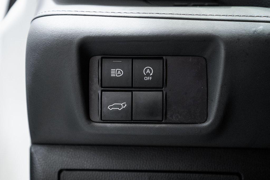 used 2023 Toyota Highlander car, priced at $29,490