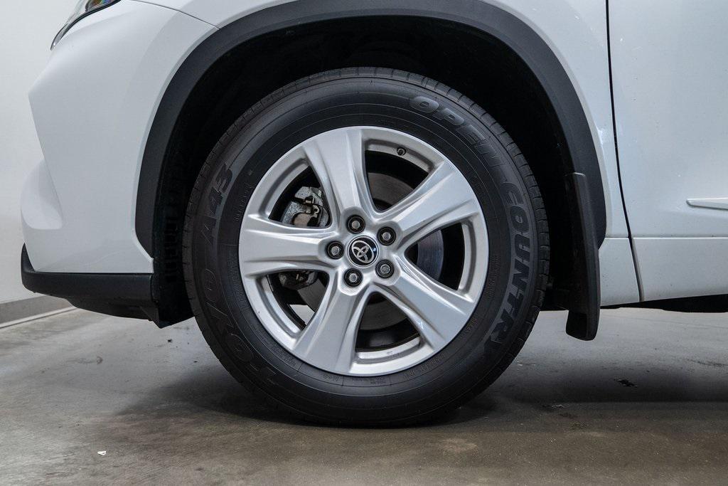 used 2023 Toyota Highlander car, priced at $29,490