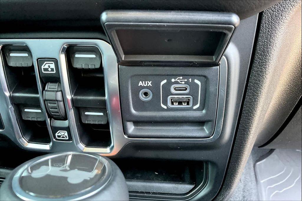new 2025 Jeep Wrangler car, priced at $58,650