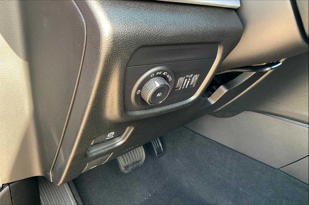 new 2025 Jeep Grand Cherokee L car, priced at $48,833