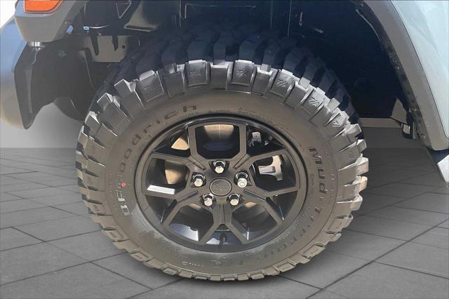 new 2025 Jeep Gladiator car, priced at $51,005
