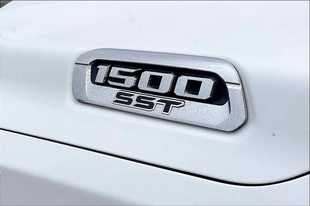 new 2025 Ram 1500 car, priced at $75,999