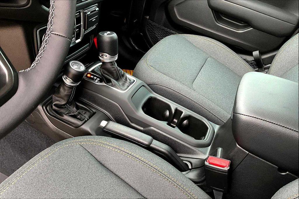 new 2025 Jeep Wrangler car, priced at $45,445
