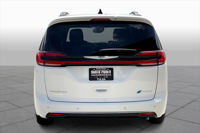 new 2025 Chrysler Pacifica car, priced at $61,780