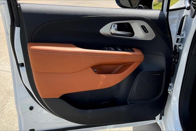 new 2025 Chrysler Pacifica car, priced at $61,780