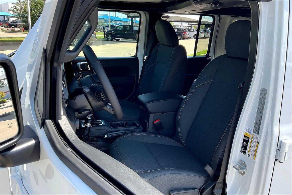 new 2025 Jeep Wrangler car, priced at $51,275