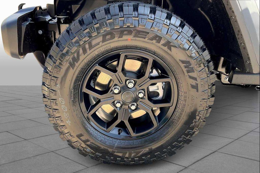 new 2025 Jeep Wrangler car, priced at $51,275