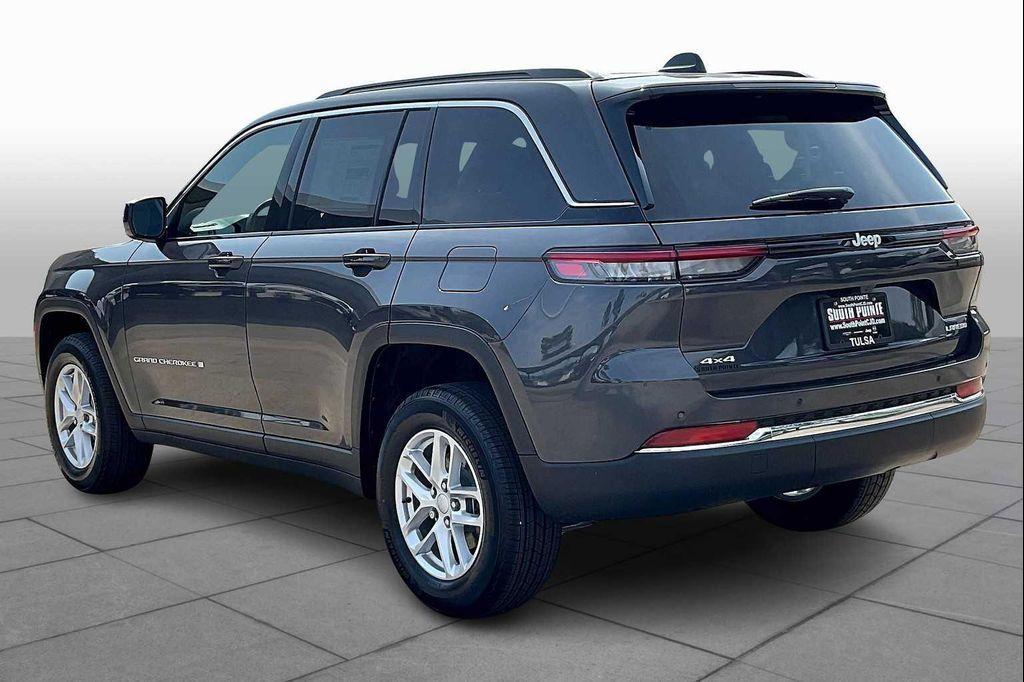 new 2025 Jeep Grand Cherokee car, priced at $40,000