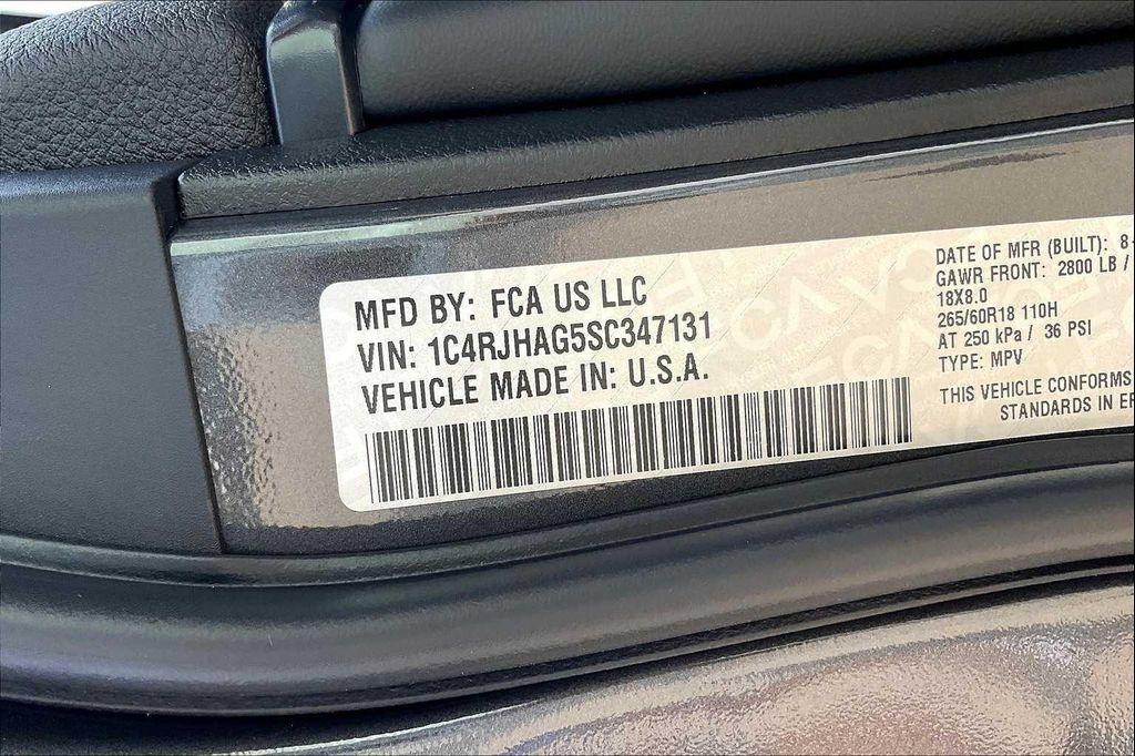 new 2025 Jeep Grand Cherokee car, priced at $40,000