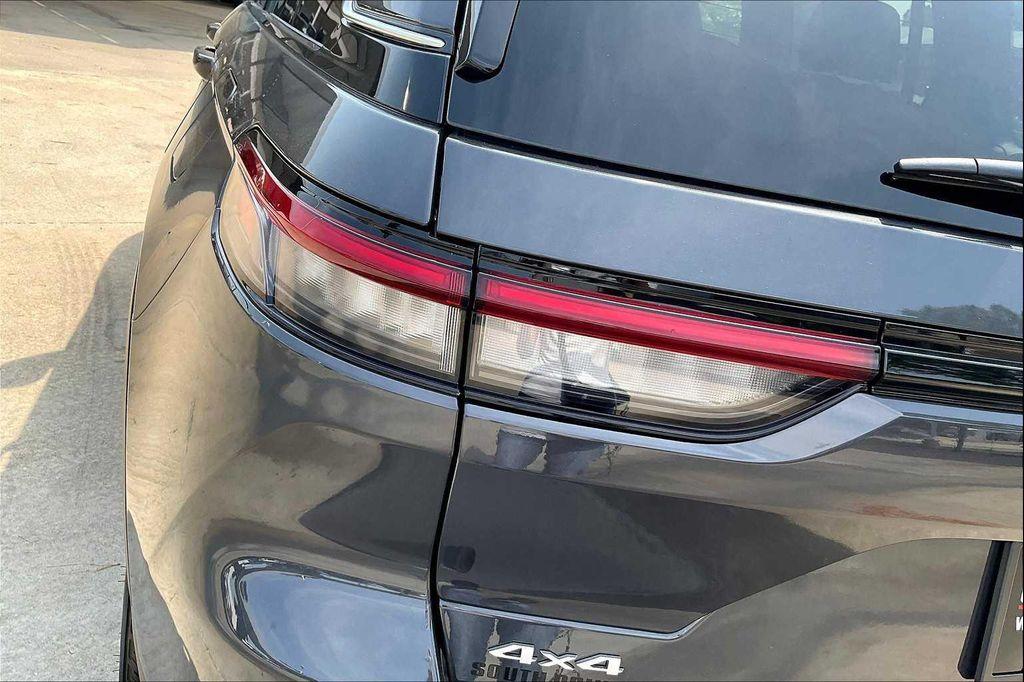 new 2025 Jeep Grand Cherokee car, priced at $40,000