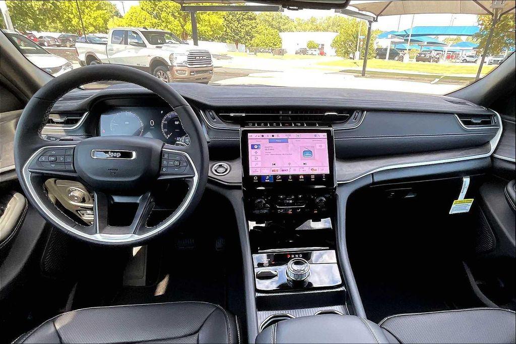 new 2025 Jeep Grand Cherokee L car, priced at $49,535