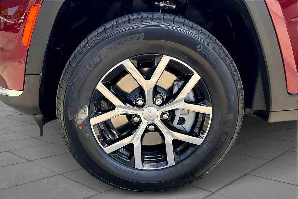 new 2025 Jeep Grand Cherokee L car, priced at $49,535
