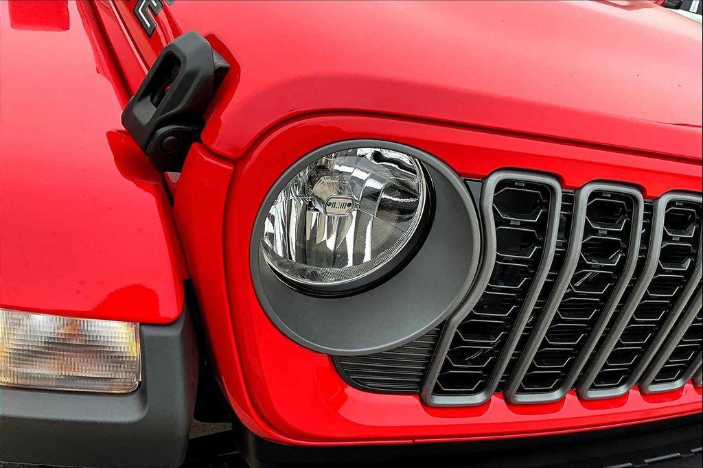 new 2025 Jeep Gladiator car, priced at $44,749