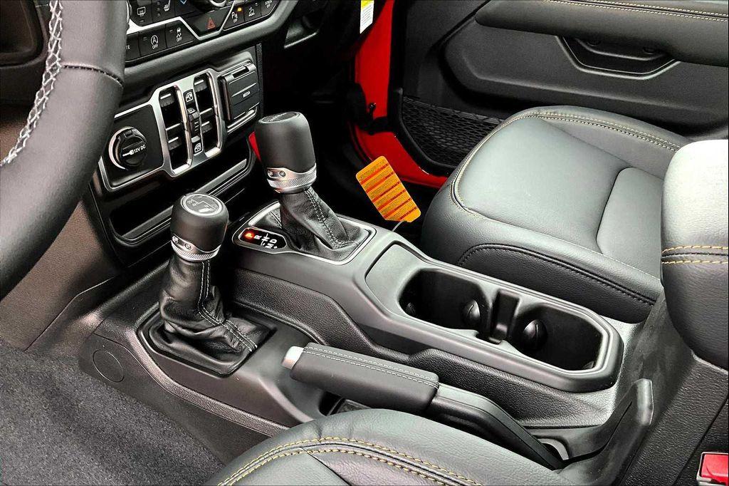 new 2025 Jeep Gladiator car, priced at $44,749