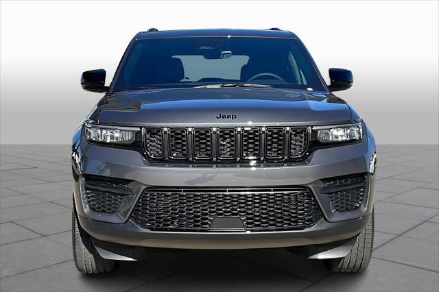 new 2025 Jeep Grand Cherokee car, priced at $43,000