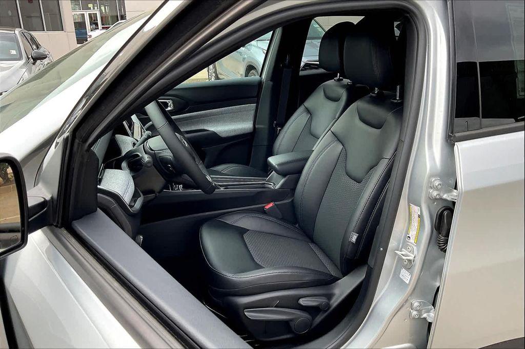 new 2025 Jeep Compass car, priced at $27,760