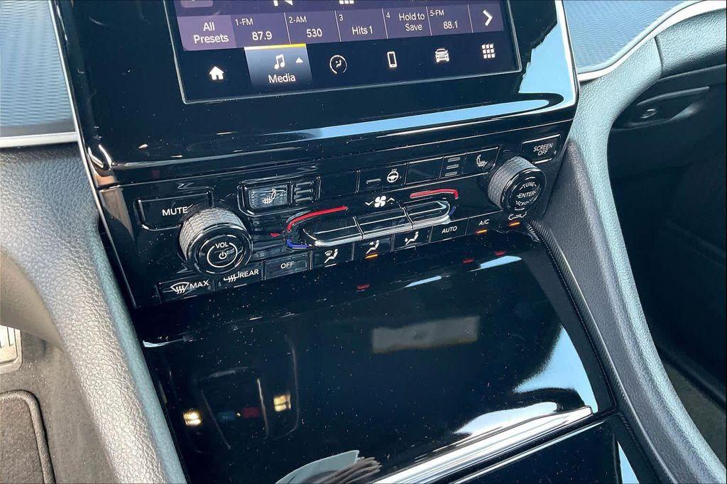 new 2025 Jeep Grand Cherokee L car, priced at $45,725