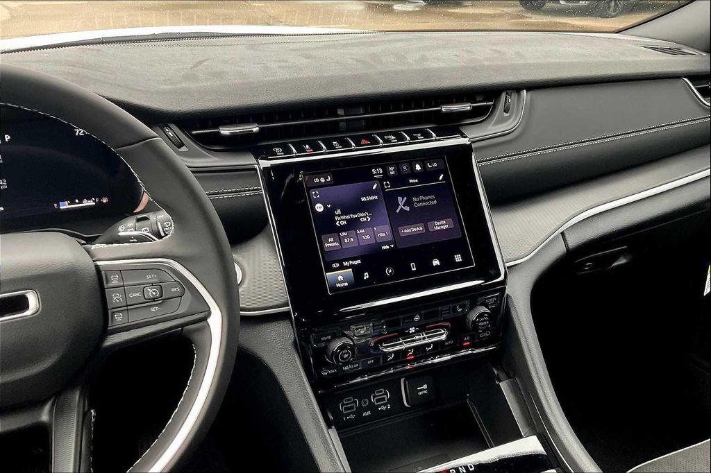 new 2025 Jeep Grand Cherokee car, priced at $43,130