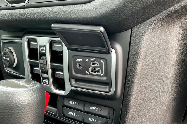 new 2025 Jeep Gladiator car, priced at $42,635
