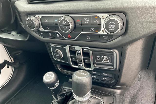 new 2025 Jeep Gladiator car, priced at $42,635
