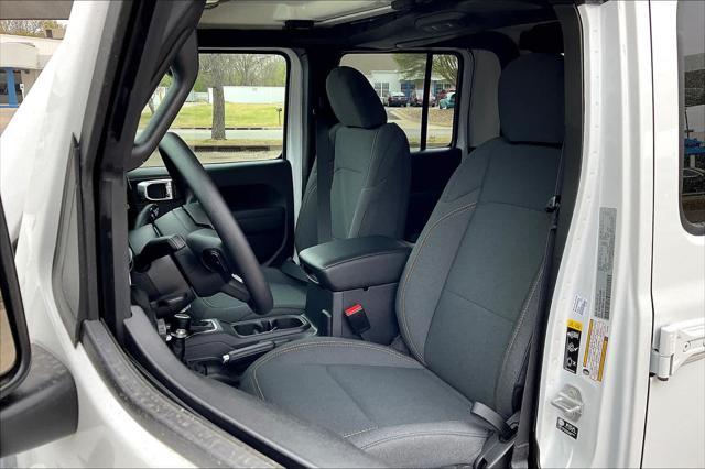 new 2025 Jeep Gladiator car, priced at $42,635