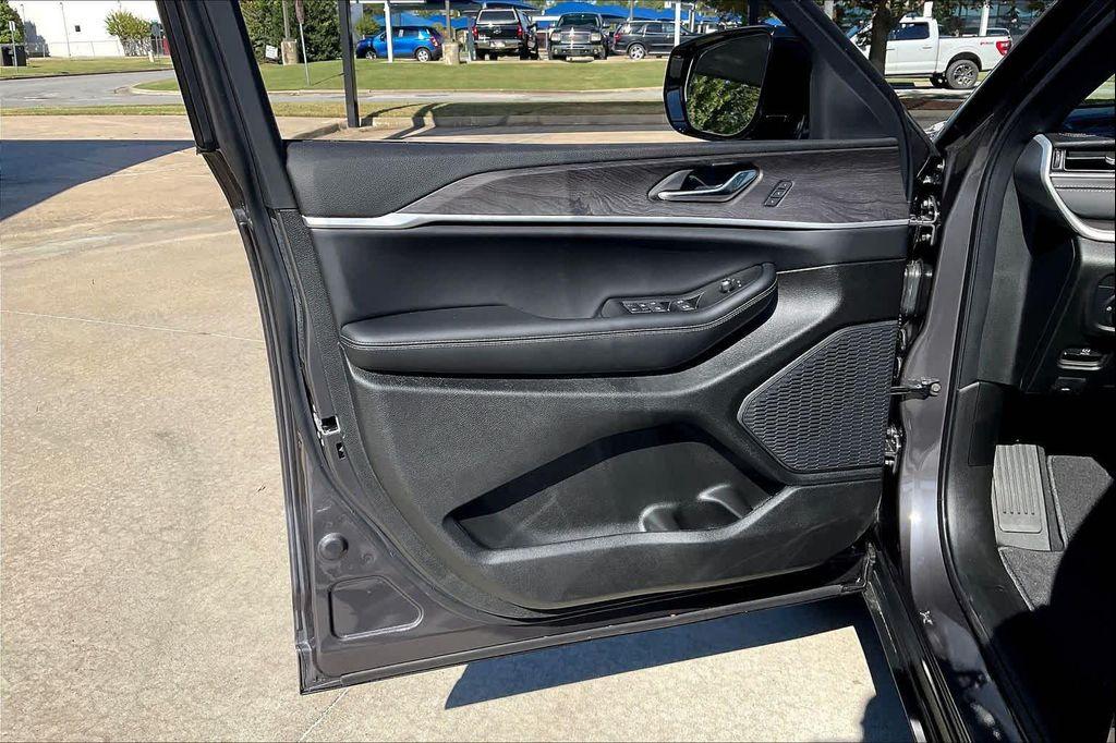 new 2025 Jeep Grand Cherokee L car, priced at $50,035