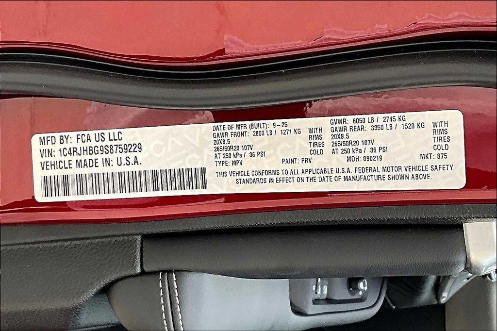 new 2025 Jeep Grand Cherokee car, priced at $47,239