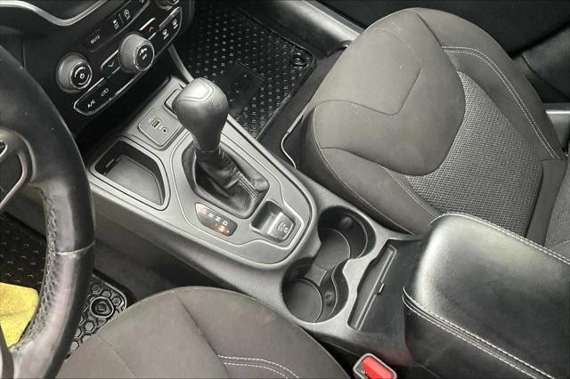 used 2019 Jeep Cherokee car, priced at $8,999