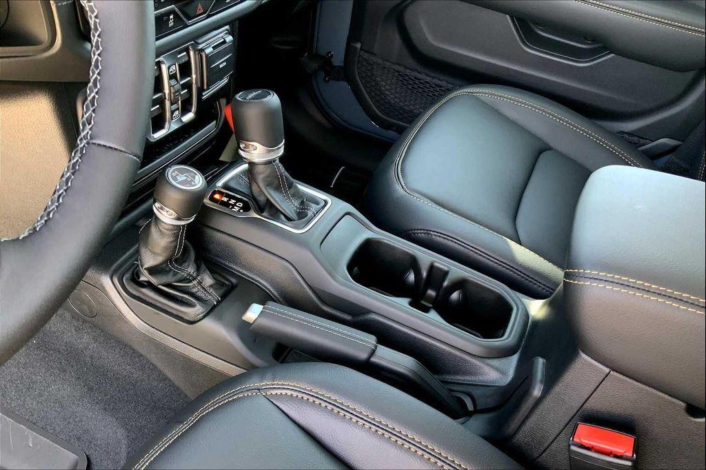 new 2025 Jeep Gladiator car, priced at $44,755